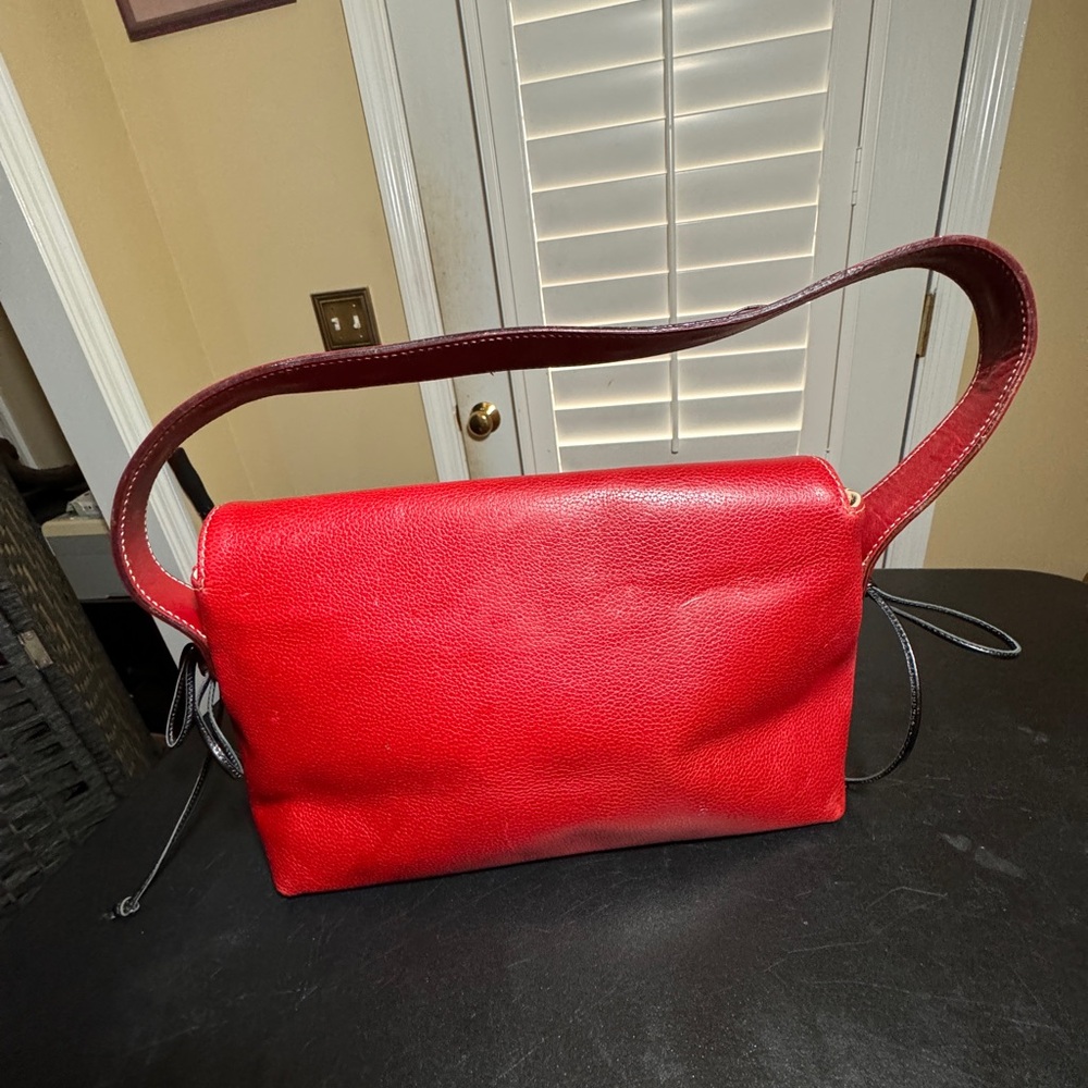 Kate Spade red with black leather lace handle shoulder bag - Picture 2 of 10